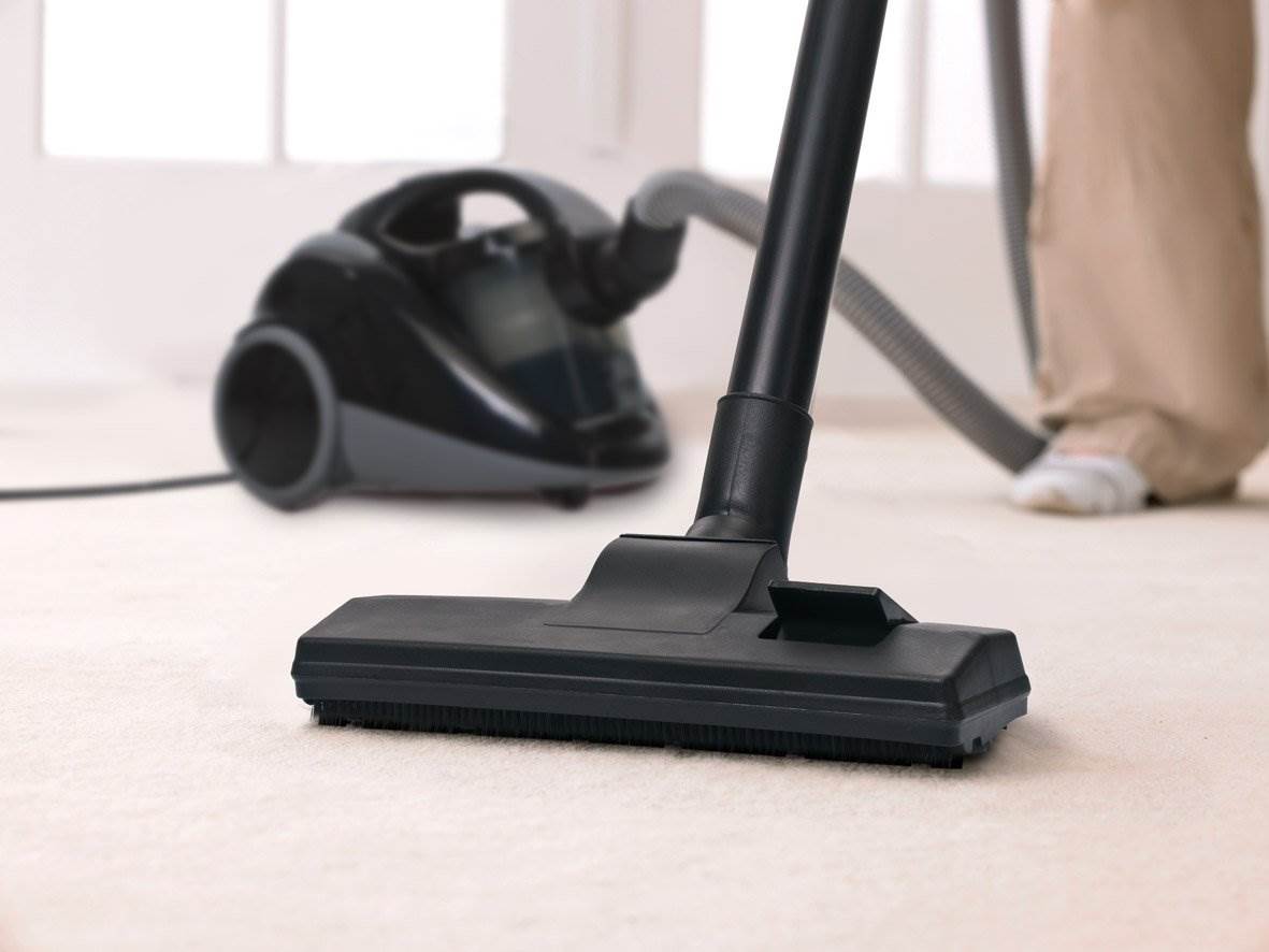 Black m10g Decker VM1450-B5 Bag less vacuum cleaner
